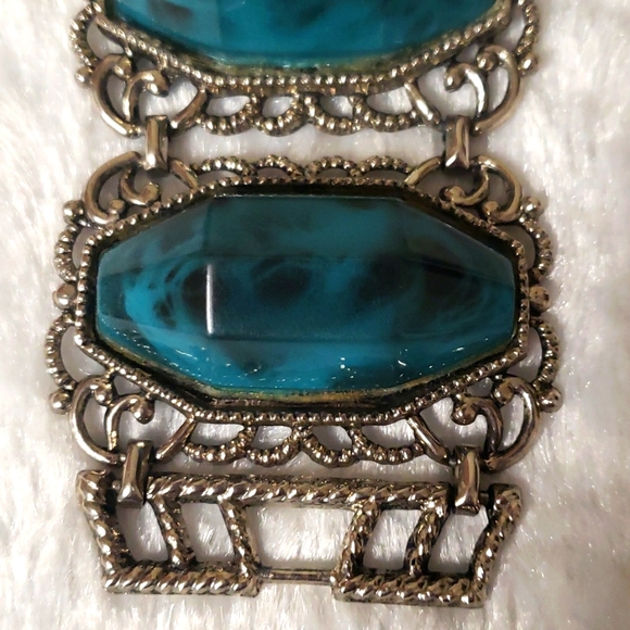 Wide Chunky Marbleized Thermoset Lucite Bracelet Vintage 2 1/4" wide / 7" Long - Picture 3 of 10